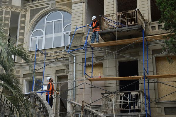 Ремонтно-восстановительные работы в музыкальном училище имени Чичба Ремонтно-восстановительные работы в музыкальном училище имени Чичба - Sputnik Абхазия