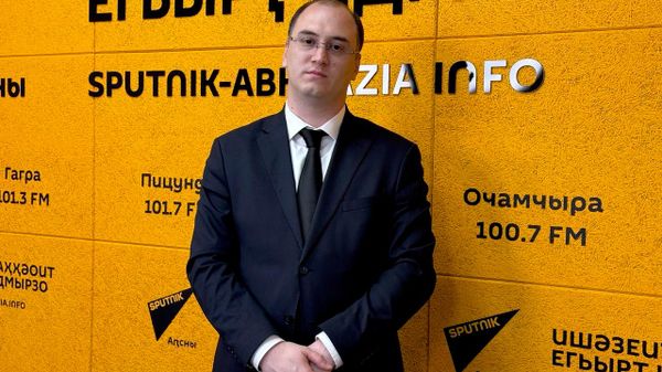 Тарифы, пробки, маршруты: проблемы на дорогах Абхазии  - Sputnik Абхазия