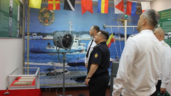 В Очамчыре отметили 330-летие Военно-морского флота России - Sputnik Абхазия