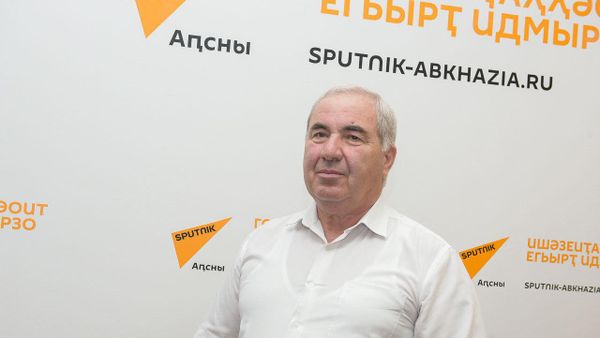 Адепутатрахь акандидатцәа абызшәа шырдыруа азы атестқәа арҭоит. Агәаанагара - Sputnik Аҧсны