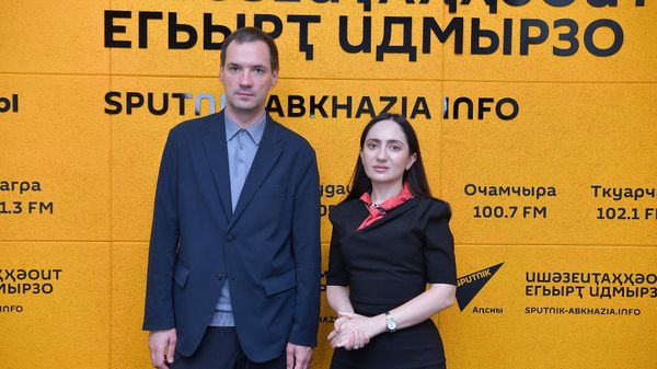 Защита интересов детей: Маршания и Джинджолия рассказали о поправках, принятых Парламентом   - Sputnik Абхазия