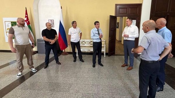 Урыстәыла ацҳаражәҳәаҩ Виачеслав Гладков Гал араион даҭааит, Урыстәылатәи Афедерациа Аҳәынҭқарратә Думахь абжьыҭаразы иаартхо аҭыԥқәа гәеиҭеит - Sputnik Аҧсны