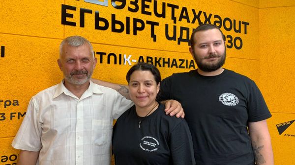 Мониторинговая сеть и связь с Мексикой: Самохин и Барраган о экспедиции в пещеру Крубера - Sputnik Абхазия