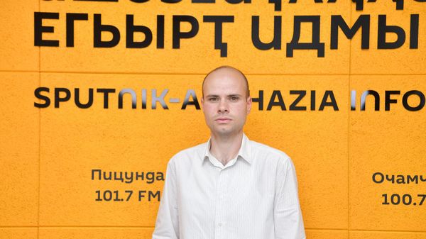 Аԥсны аҭоурых арҵага ашәҟәқәа аус рыдырулоит: арҵаҩы игәаанагара - Sputnik Аҧсны