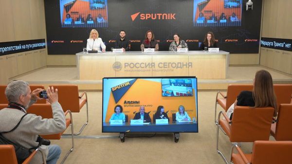 Организацию V конкурса-лаборатории Алисы Гицба обсудили на видеомосте Сухум - Москва - Sputnik Абхазия