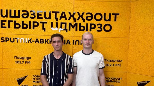 Аҟәа Багаԥшь ишҭаҿы апанно еиҭашьақәдыргылоит: аскульпторцәа рцәажәара - Sputnik Аҧсны