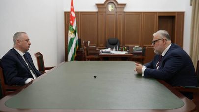 Подготовку кадров для Абхазии обсудили президент Бадра Гунба и ректор РГСУ Андрей Хазин