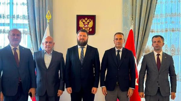 Адәныҟатәи аусқәа рминистр Олег Барцыц зхадараҿы дыҟоу аԥснытәи аделегациа Сҭампыл иҟоу Урыстәыла аконсулра хада иаҭааит - Sputnik Аҧсны