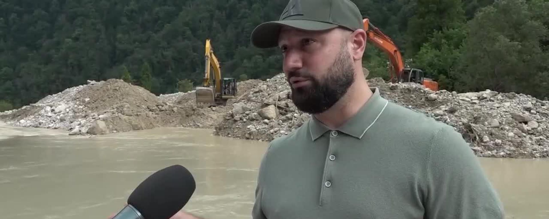 Около полутора месяцев понадобится на полное восстановление водопроводной линии в селе Дурипш, сказал в интервью АГТРК глава УКС Абхазии Демир Гамисония - Sputnik Абхазия, 1920, 03.09.2026