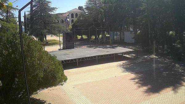Гәдоуҭа Ленин ихьӡ зху апарк аҿы Ақалақь амш азгәаҭараз асцена шьақәдыргылеит - Sputnik Аҧсны