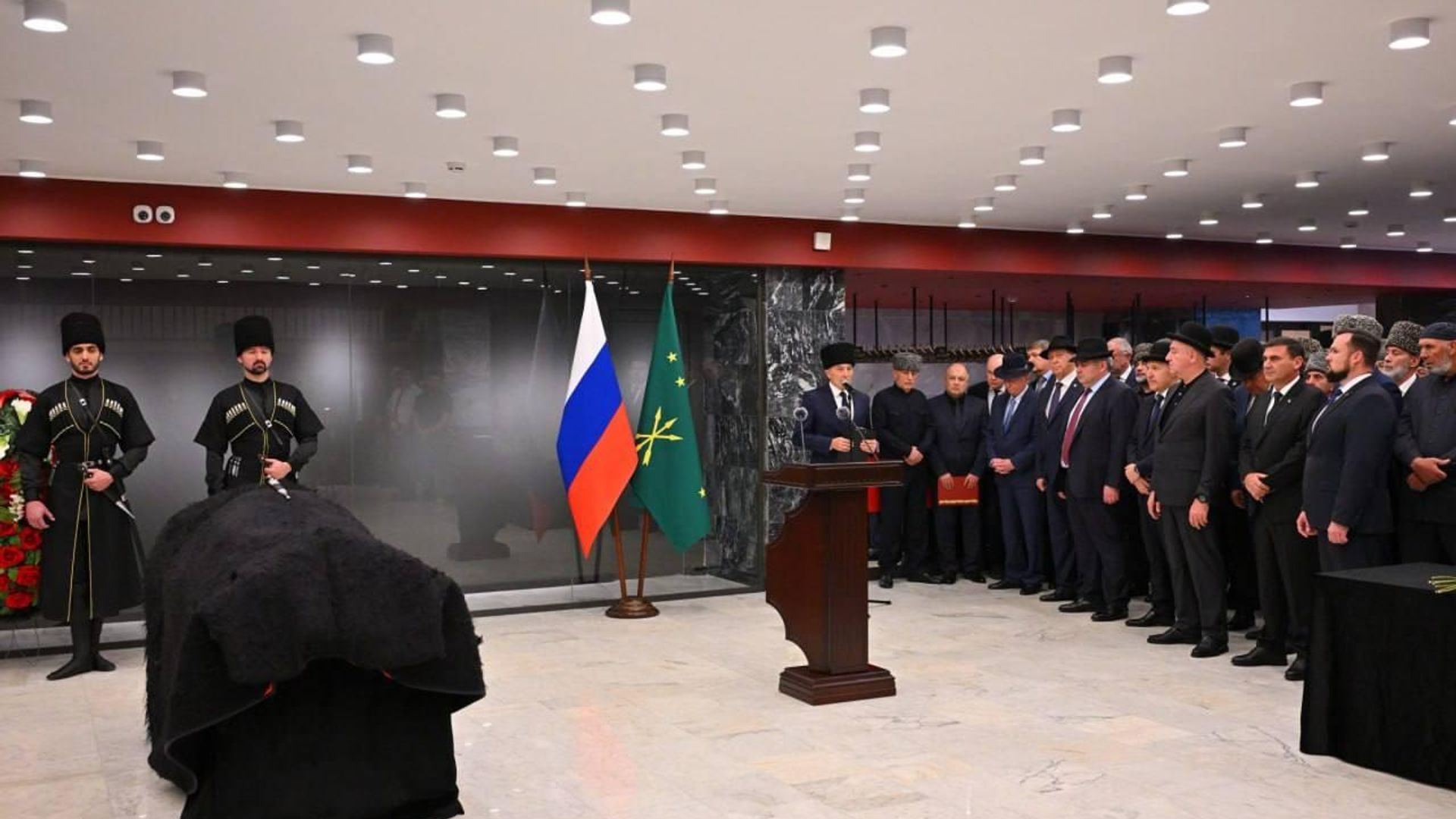 Бадра Гәынба Адыгеиа ахада Мураҭ Кумпилови адыга жәлари дрыдышшылеит Исҳаҟ Машбаш иԥсҭазаара иалҵра инамаданы Бадра Гәынба Адыгеиа ахада Мураҭ Кумпилови адыга жәлари дрыдышшылеит Исҳаҟ Машбаш иԥсҭазаара иалҵра инамаданы - Sputnik Аҧсны, 1920, 08.09.2026