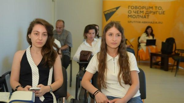 Модуль проекта Sputnik PRO Журналистика и генерация текстов: как это совместить? прошел в пресс-центре Sputnik Абхазия - Sputnik Аҧсны
