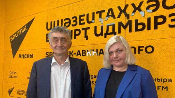 Новые методики и совместные операции: ведущие лор-врачи Санкт Петербурга в Абхазии - Sputnik Абхазия