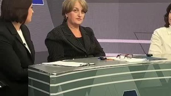 Форму проведения экзаменов по абхазскому языку и литературе и по русскому языку в 9 классах школ планируют изменить, сообщила замминистра просвещения Хибла Шамба - Sputnik Абхазия