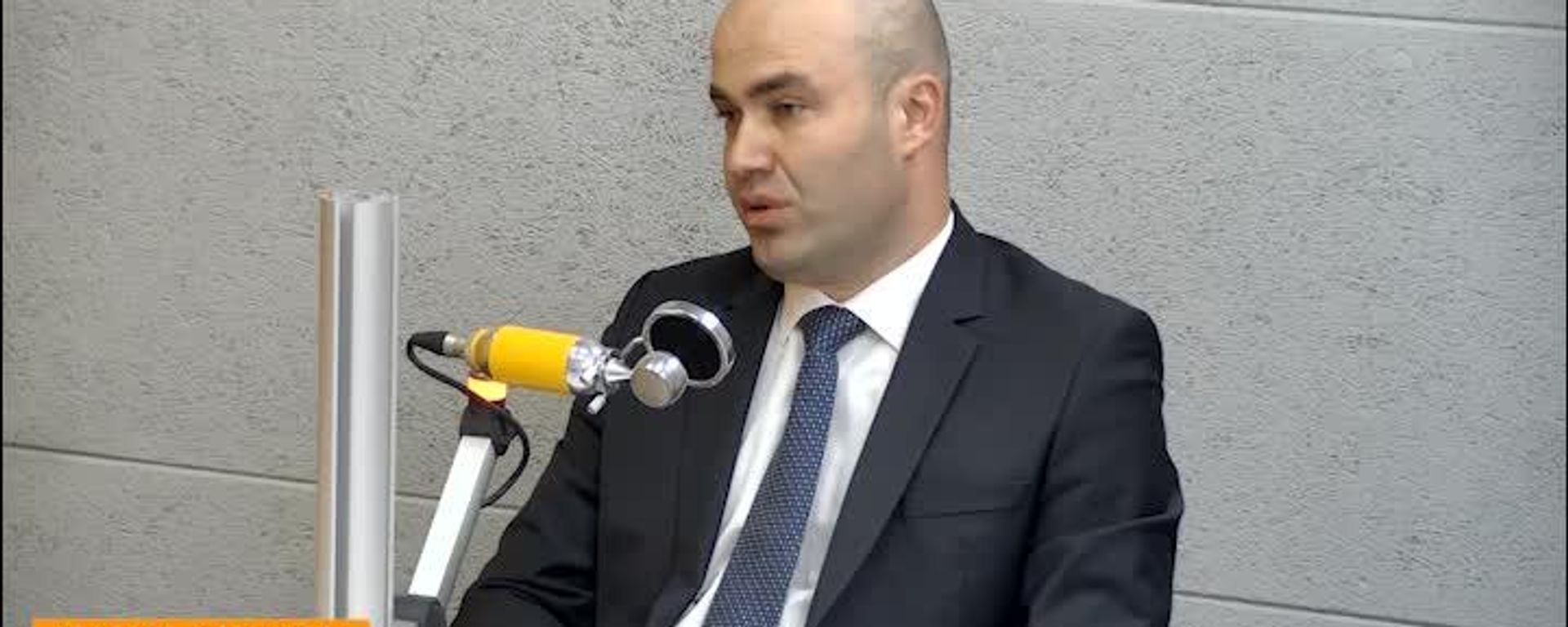 Все важнейшие решения, касающиеся двусторонних отношений России с другими странами, в том числе с Абхазией, проходят через Госдуму, отметил спикер Парламента Лаша Ашуба в интервью Sputnik - Sputnik Абхазия, 1920, 17.09.2026