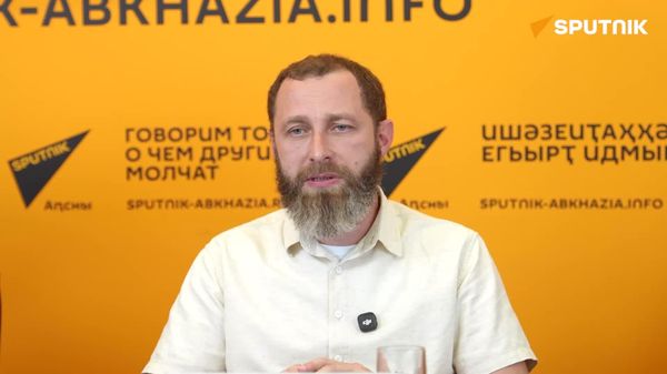 Патриотический форум Точка сбора: Абхазия будет состоять из двух частей, рассказал первый зампредседателя Ассоциации ветеранов боевых действий Абхазии Денис Соломко на пресс-конференции в Sputnik - Sputnik Абхазия