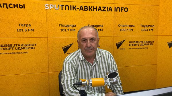 Выборы в Госдуму: Батал Табагуа  оценил явку и значение голосования для Абхазии - Sputnik Абхазия