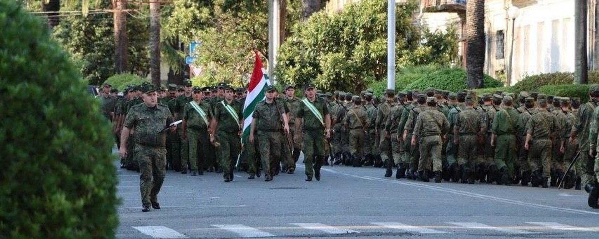 Репетиция парада в преддверии Дня Победы и Независимости прошла в Сухуме - Sputnik Абхазия, 1920, 25.09.2026
