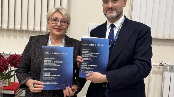 РУСДРАМ-и Новосибирсктәи атеатр Глобуси арҿиаратә усеицуразы аиқәшаҳаҭра рыбжьарҵеит Санкт-Петербург имҩаԥысуаз Еиду акультурақәа рфорум аҿы - Sputnik Аҧсны
