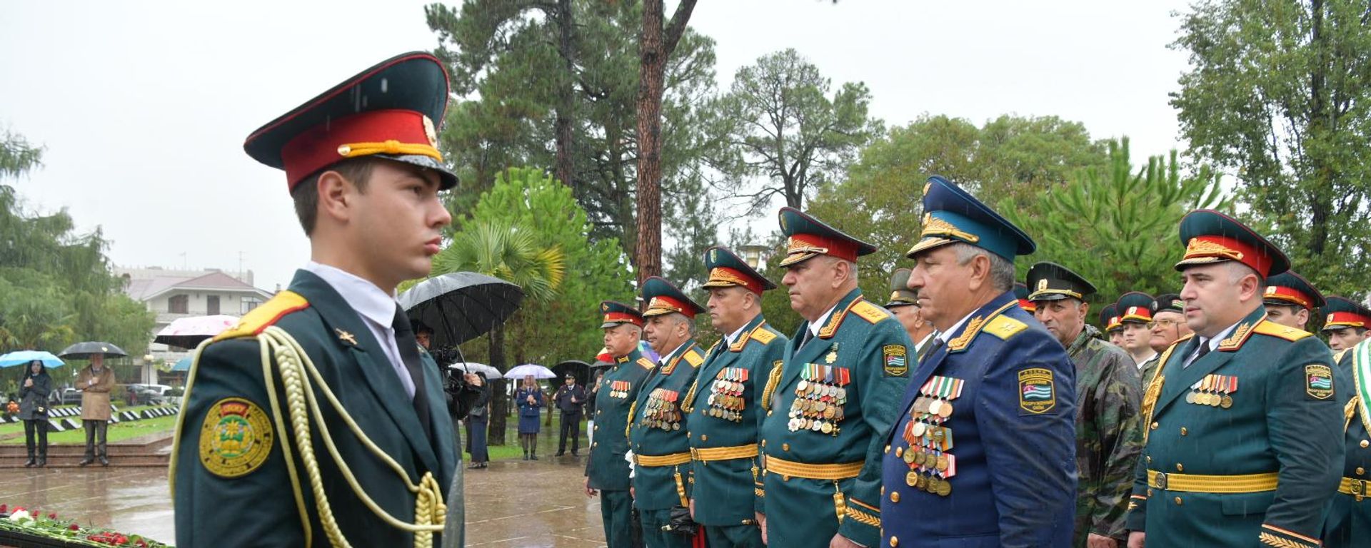 Церемония возложения цветов в честь Дня Победы и Независимости Абхазии.  - Sputnik Абхазия, 1920, 30.09.2026