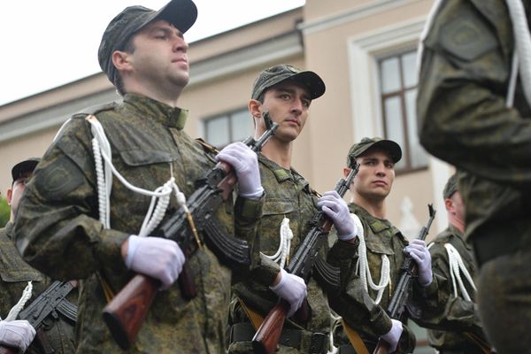 Сегодня на страже защиты Родины уже новое поколение. - Sputnik Абхазия