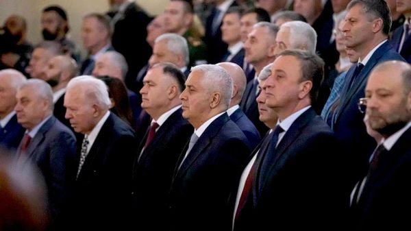 Взаимная поддержка и общая борьба за свободу и независимость связывают Абхазию и Южную Осетию, отметил Владимир Делба - Sputnik Абхазия