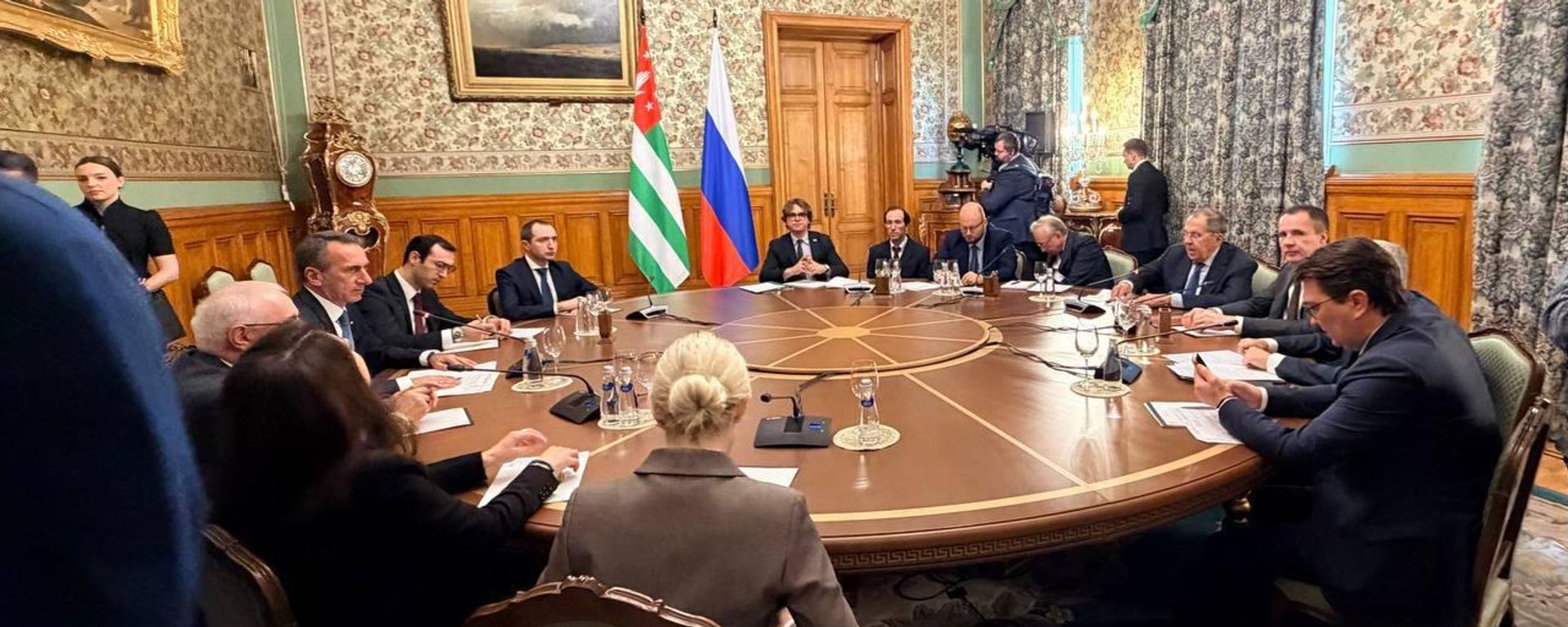 Встреча глав МИД Абхазии и России Встреча глав МИД Абхазии и России - Sputnik Аҧсны, 1920, 01.10.2026