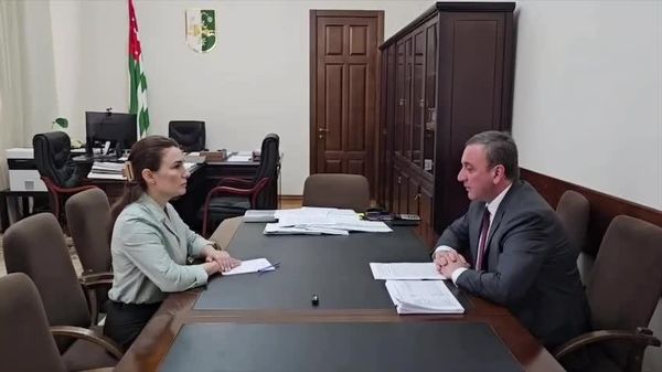 Аԥсны Аcоцеиқәыршәара аминистрра аделегациеи урыстәылатәи рколлегацәеи дареи Москва реиԥылараан ареспублика асоциалтә усхк ацифраркра апроект анагӡаразы аиқәшаҳаҭра рыбжьарҵеит - Sputnik Аҧсны
