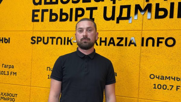 Дороги, туризм и собственный бюджет: Азамат Чуаз рассказал о планах развития Нового Афона - Sputnik Абхазия