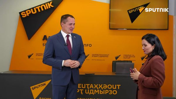 Посол России в Абхазии Вячеслав Гладков отметил открытость жителей республики и особую культуру общения - Sputnik Абхазия