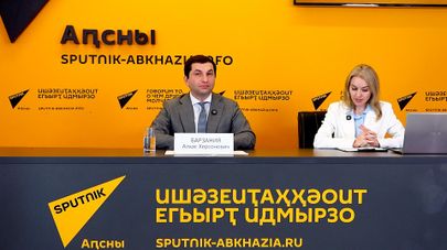 Алхас Барзания на пресс-конференции в Sputnik.