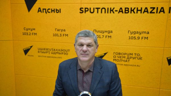 От сухумского Динамо до легенды Спартака: Астамур Адлейба к 100-летию Никиты Симоняна - Sputnik Абхазия