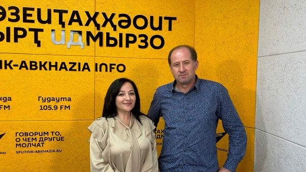 Леиԥҳаи Анқәаби еиҭарҳәеит аспектакль Зеиԥшыҟам ахаҵа аԥхьарбаразы аҽазыҟаҵарақәа шцо - Sputnik Аҧсны