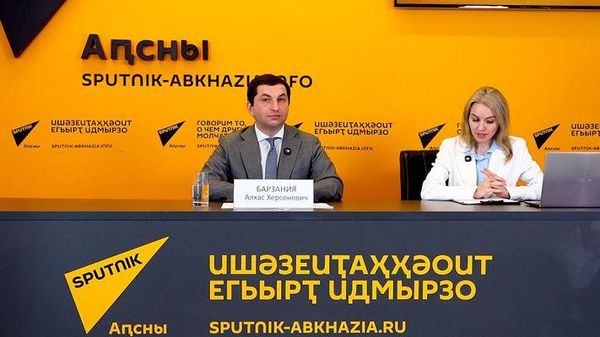 Главный ресурс Абхазии – человек: пресс-конференция председателя Единой Абхазии - Sputnik Абхазия