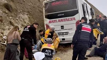 Семь россиян пострадали в ДТП в Турции, сообщило РИА новости со ссылкой на генконсульство России