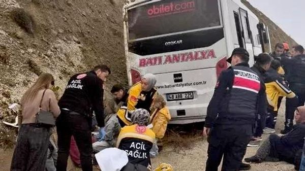 Семь россиян пострадали в ДТП в Турции, сообщило РИА новости со ссылкой на генконсульство России - Sputnik Абхазия