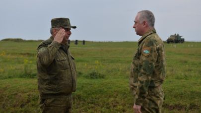 Бадра Гунба прибыл на военные учения, которые проходят 12-16 октября в восточной Абхазии