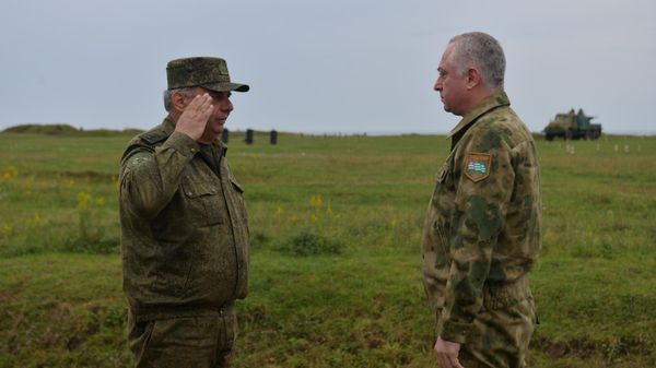 Бадра Гунба прибыл на военные учения, которые проходят 12-16 октября в восточной Абхазии - Sputnik Абхазия
