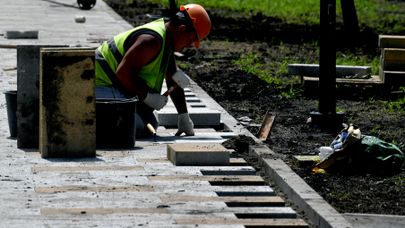 Реконструкция сквера Молодой гвардии в Луганске