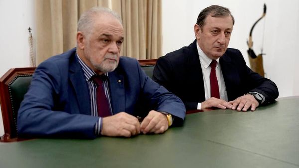 Бадра Гәынба дидикылеит абаза поет, ауаажәларратә усзуҩ Муҳамед Огузов - Sputnik Аҧсны