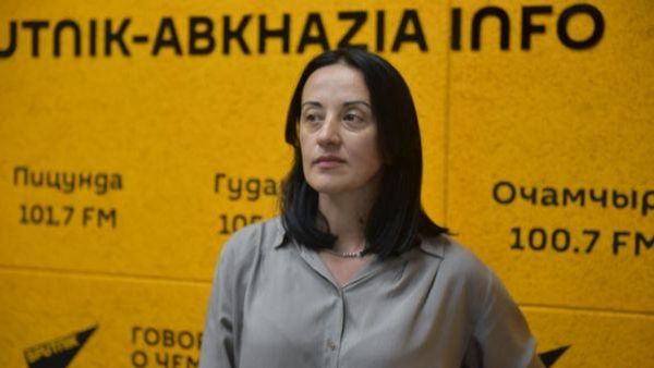 Гогьиаԥҳа еиҭалҳәеит арт-пленер Аԥсны ҭагалантәи ашәыгақәа шымҩаԥысыз атәы - Sputnik Аҧсны