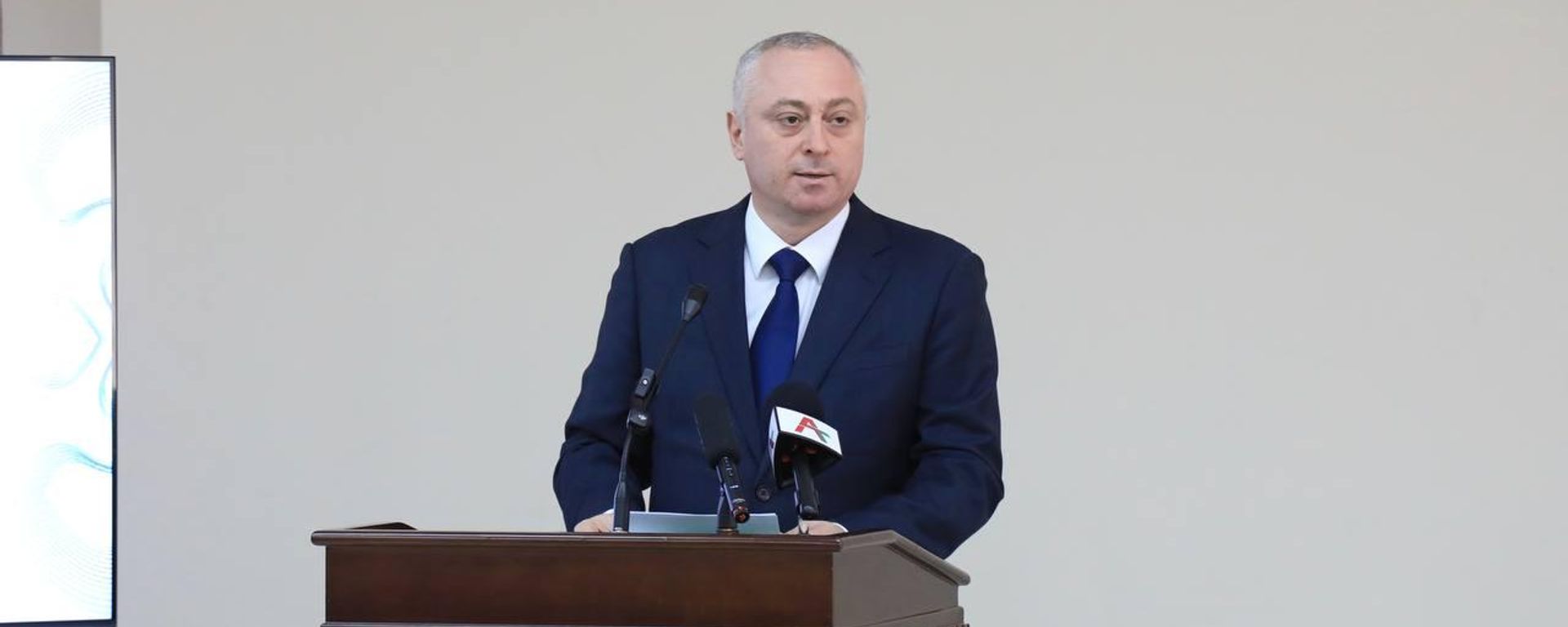Бадра Гунба на заседании фонда содействия развитию муниципальных образований - Sputnik Абхазия, 1920, 28.10.2026