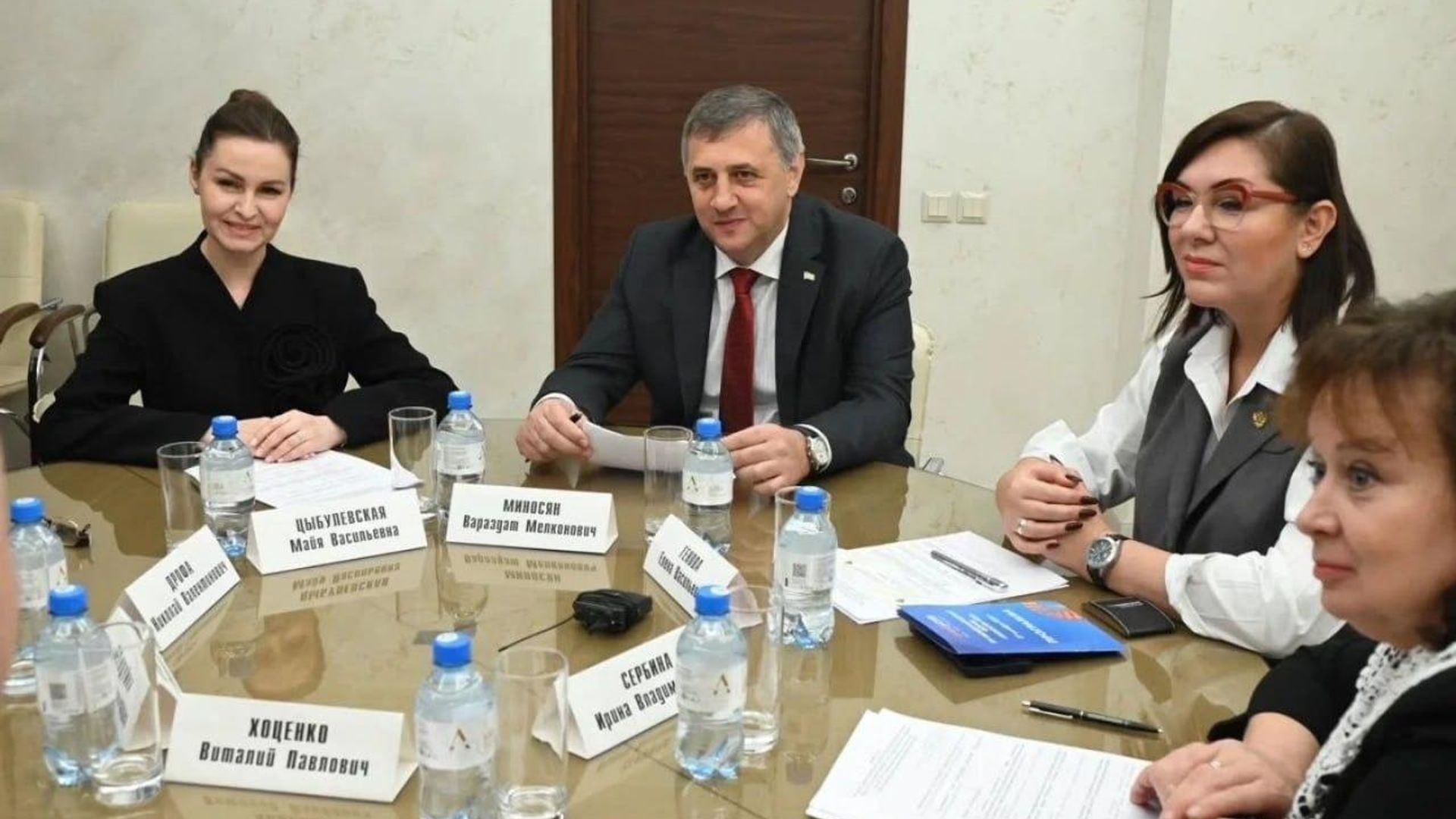Аԥсни Омсктәи аобласти рыбжьара аусеицура аҿиара иалацәажәеит ареспублика аԥыза-министр ихаҭыԥуааи аобласт агубернатори ҳәа аанацҳауеит Аминистрцәа реилазаара Аԥсни Омсктәи аобласти рыбжьара аусеицура аҿиара иалацәажәеит ареспублика аԥыза-министр ихаҭыԥуааи аобласт агубернатори ҳәа аанацҳауеит Аминистрцәа реилазаара - Sputnik Аҧсны, 1920, 29.10.2026