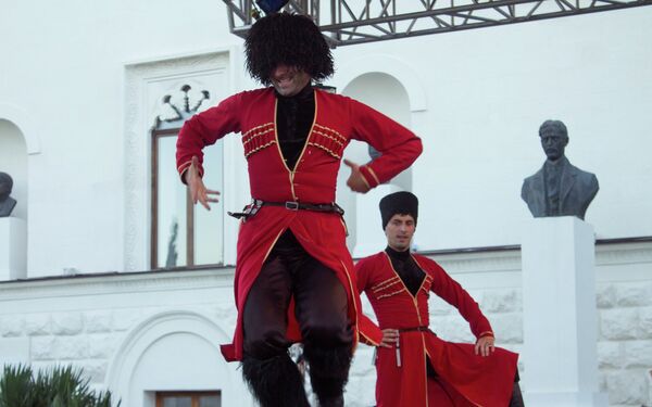 Танцоры ансамбля Шаратын - Sputnik Абхазия