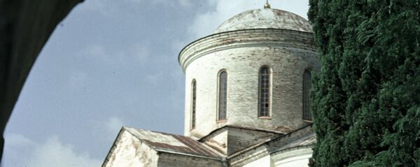 Патриарший собор в Пицунде.Архивное фото. - Sputnik Абхазия