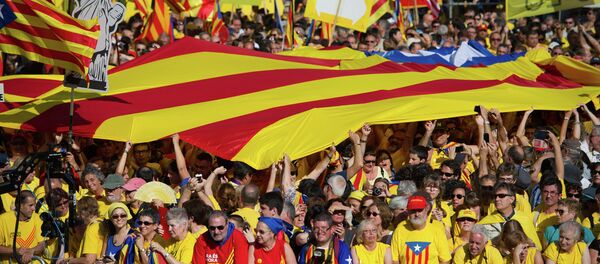 Акции в Барселоне в поддержку референдума о независимости Каталонии Акции в Барселоне в поддержку референдума о независимости Каталонии - Sputnik Абхазия