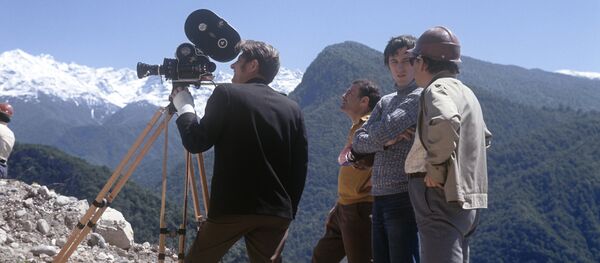 Группа журналистов Венгрии и АПН на съемках в горах Абхазии.Архивное фото. Группа журналистов Венгрии и АПН на съемках в горах Абхазии.Архивное фото. - Sputnik Абхазия