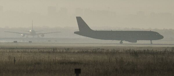 Самолеты на перроне аэропорта. Архивное фото. - Sputnik Абхазия