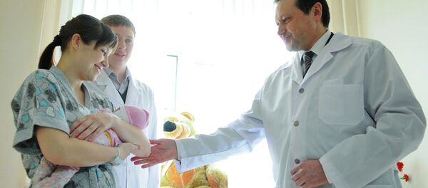 Работники педиатрического отделения ГКБ № 1 в Челябинске. Архивное фото. Работники педиатрического отделения ГКБ № 1 в Челябинске. Архивное фото. - Sputnik Абхазия