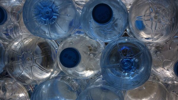 Бутылки с питьевой водой. Архивное фото. - Sputnik Абхазия